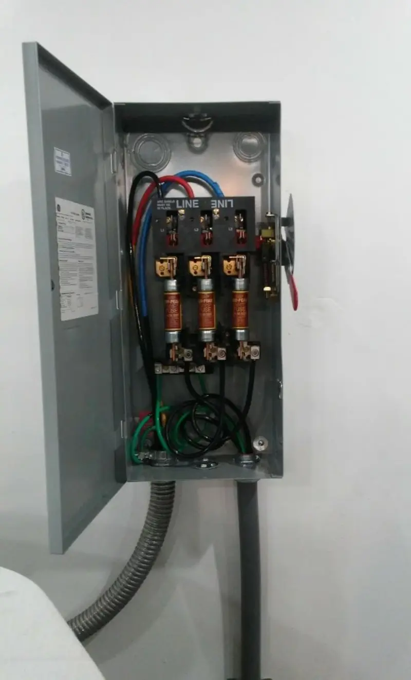 Three-phase disconnect switch installed for Smoke Detector Installation in Ripon